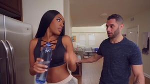 Round and Brown - Amateur Ashley Aleigh twerk in the kitchen