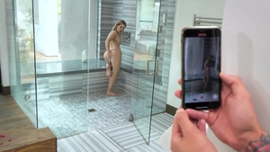 Spy Fam - Bella Rose nailed rough in the shower