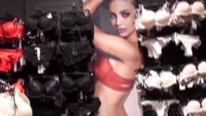 CzechAmateurs.com: Amateur takes large dildo