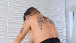 I Know That Girl - Super sexy Lily Veroni fingering in office