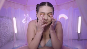 Inserted: Receiving facial alongside brunette